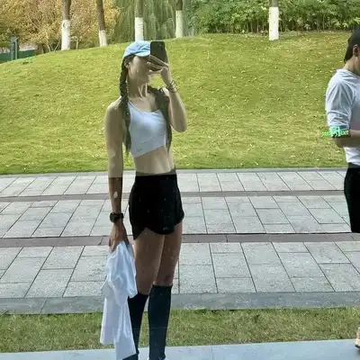 罗玲